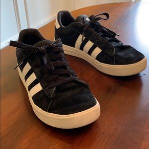Adidas Low sneakers Black - great school shoes!